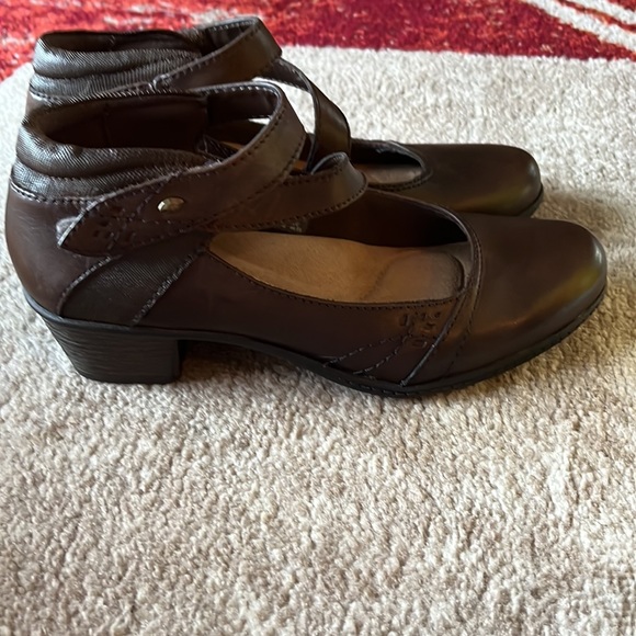 Earth Origins SZ 8.5 cute maryjane style shoes. Preowned in excellent condition - Picture 5 of 8